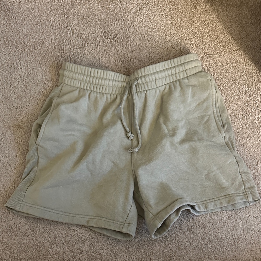 Artizia TNA Cozy fleece Boyfriends Shorts and 3 more shorts - Picture 3 of 4